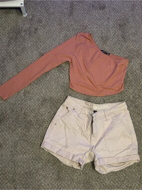 Boohoo Ribbed One-Shoulder Crop Top in Dusty Rose